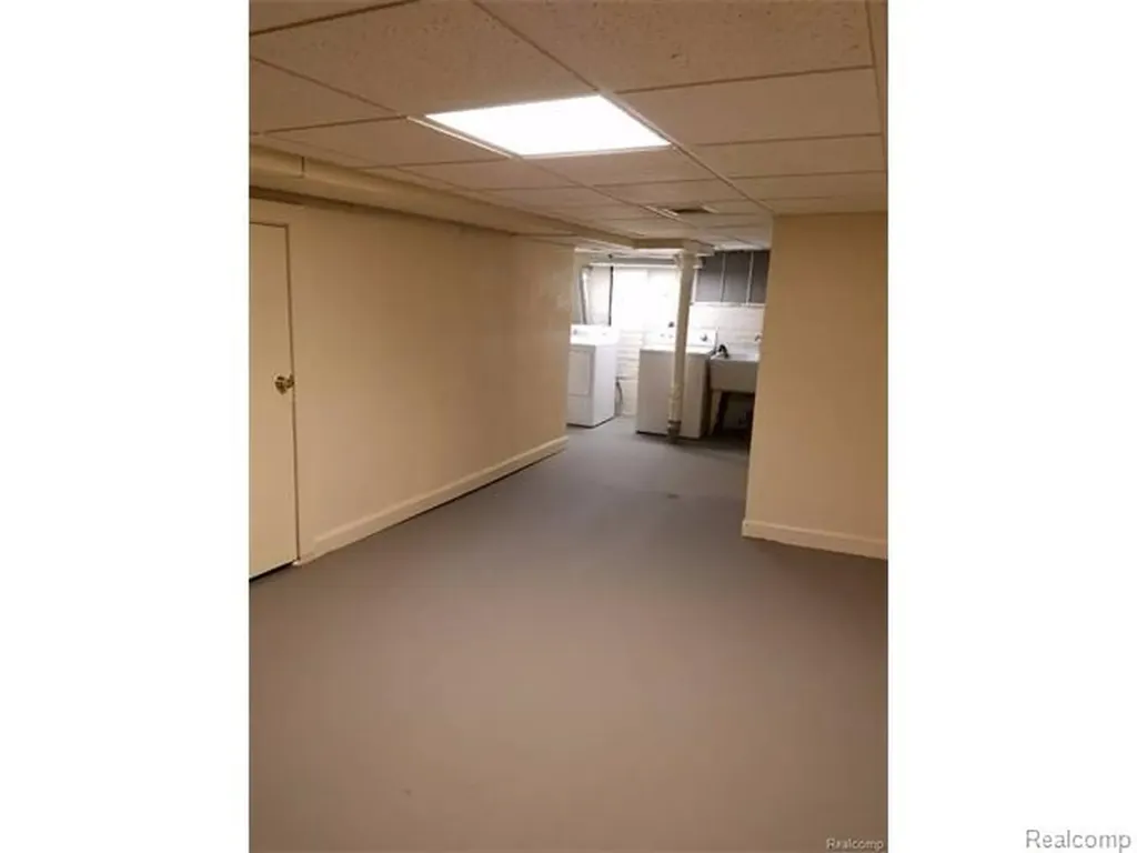 617 E Bennett Avenue Ferndale City MI 48220