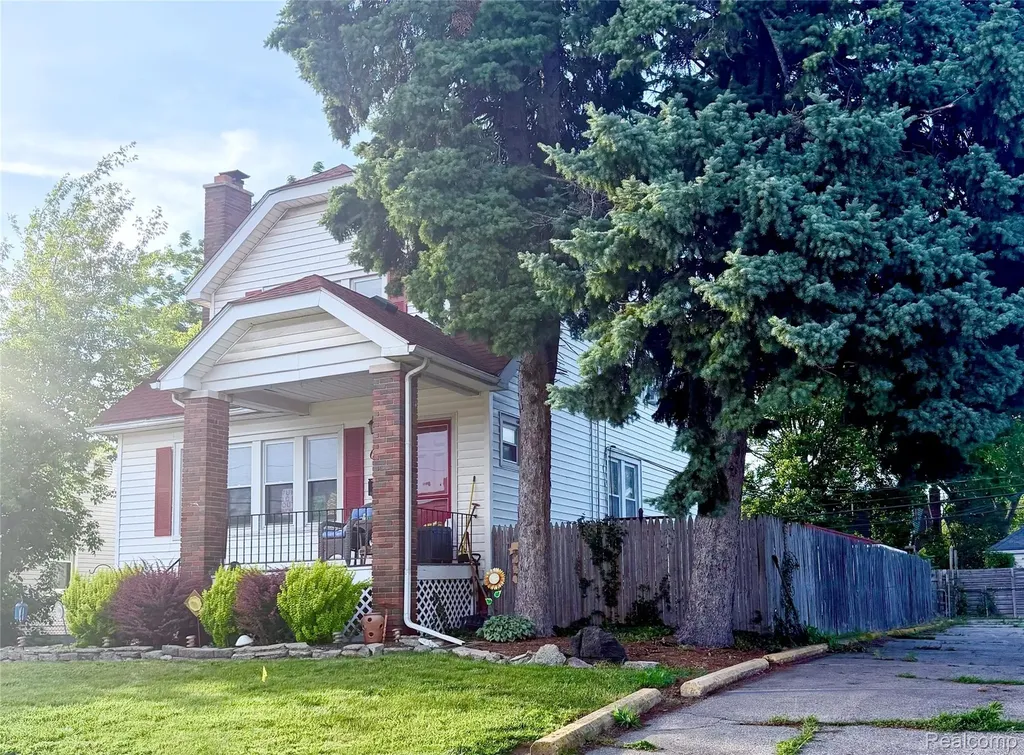 617 E Bennett Avenue Ferndale City MI 48220