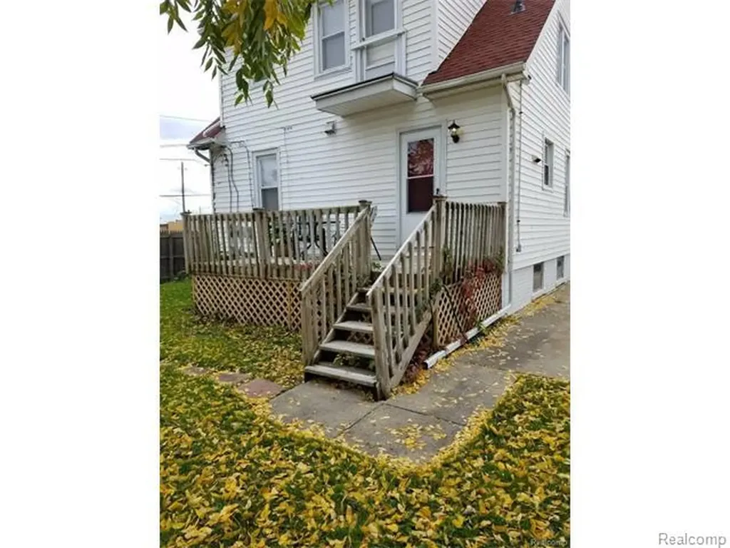 617 E Bennett Avenue Ferndale City MI 48220