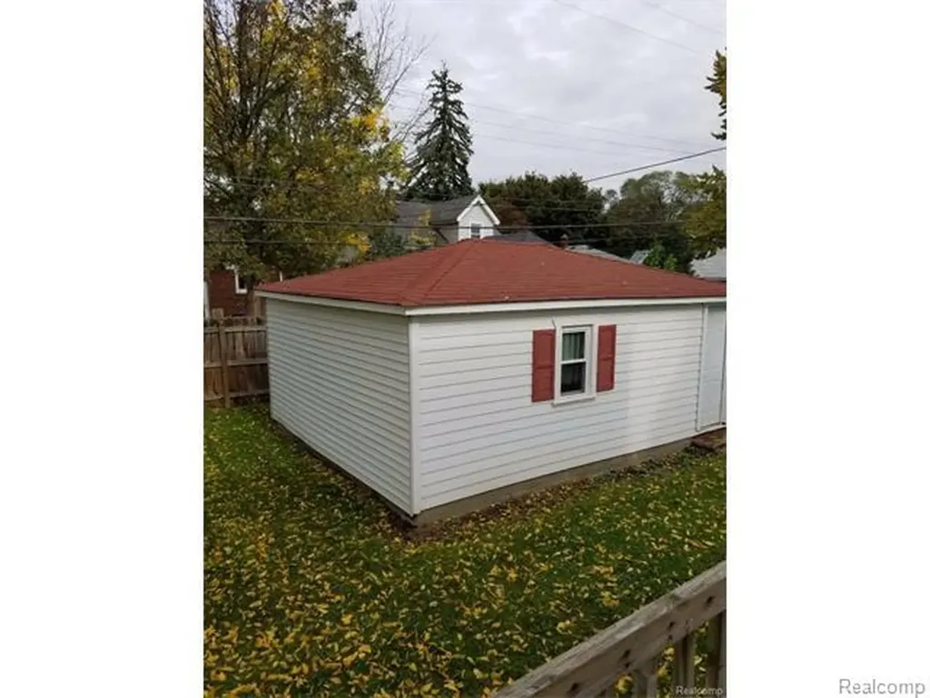 617 E Bennett Avenue Ferndale City MI 48220