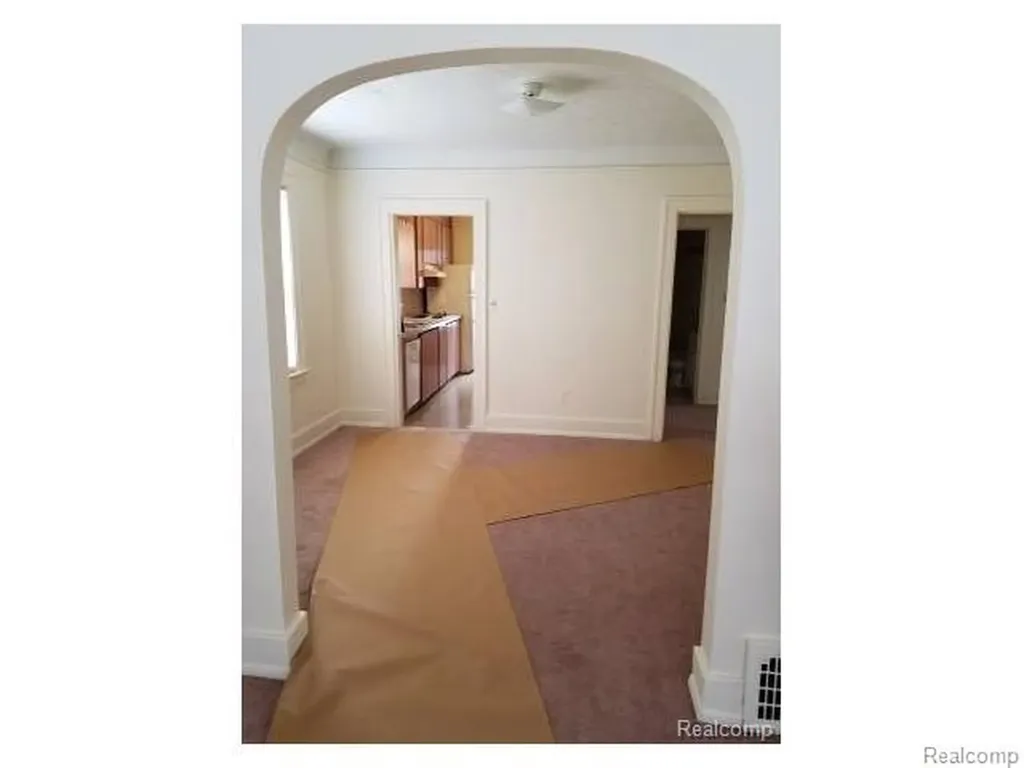 617 E Bennett Avenue Ferndale City MI 48220