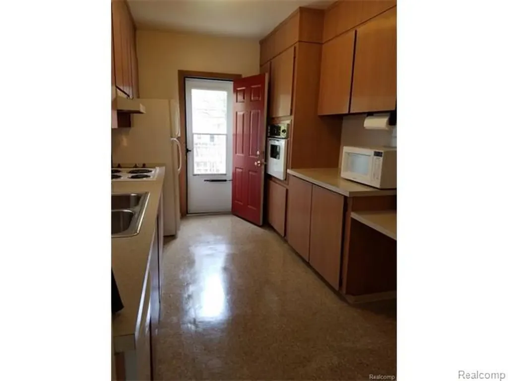 617 E Bennett Avenue Ferndale City MI 48220