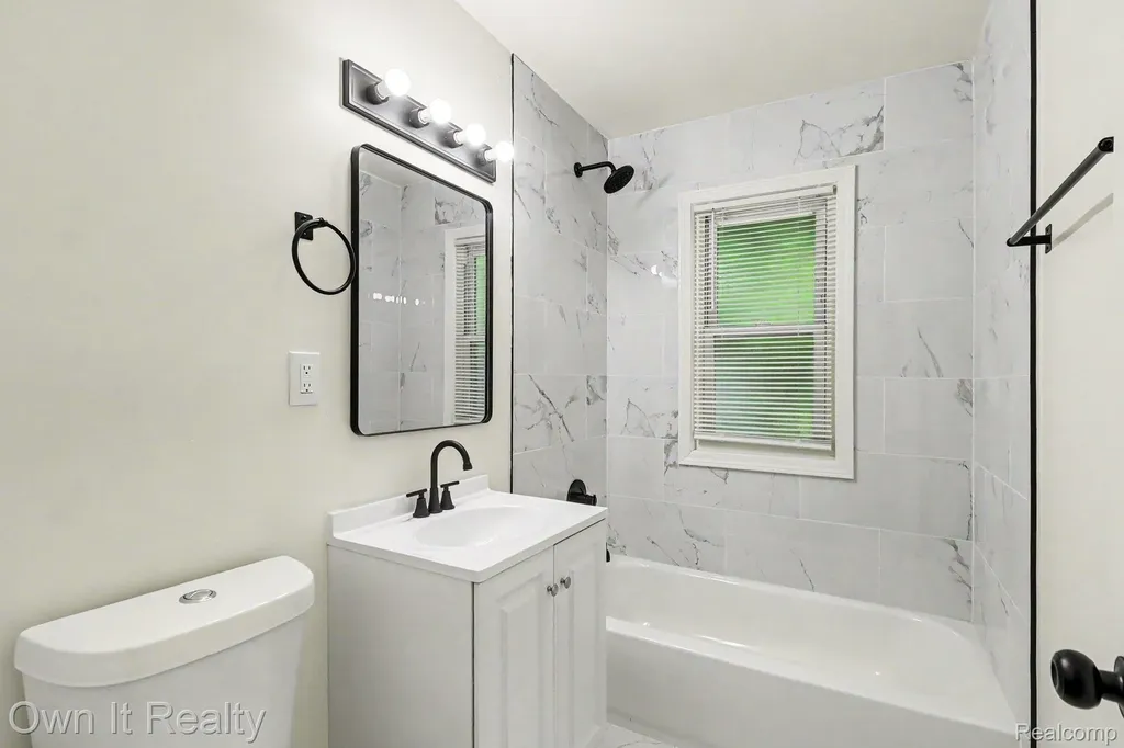 7461 Lamphere Detroit City MI 48239