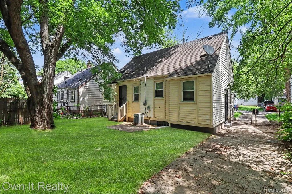 7461 Lamphere Detroit City MI 48239