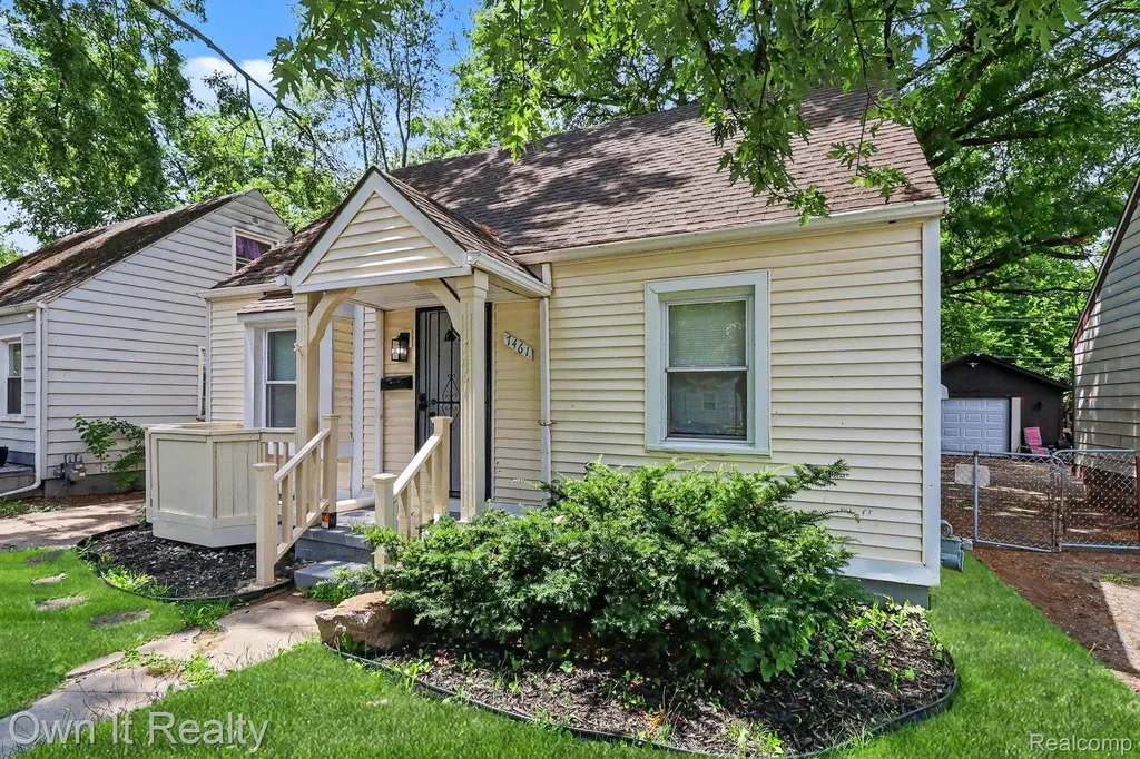 7461 Lamphere Detroit City MI 48239