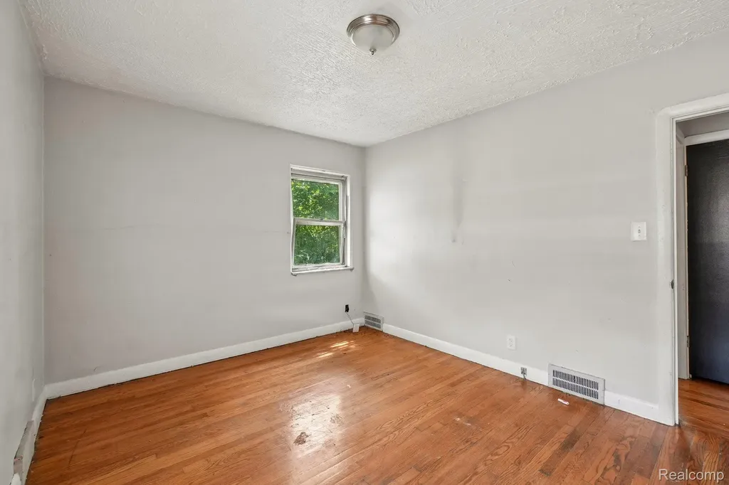 15906 Collingham Drive Detroit City MI 48205