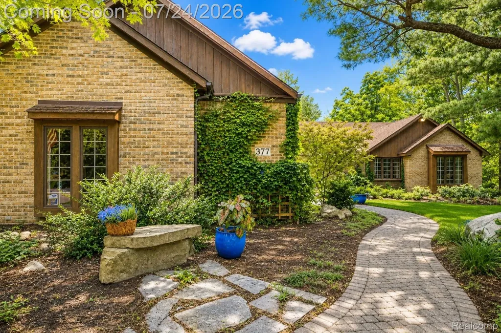 377 Ridgemont Road Addison Township MI 48370