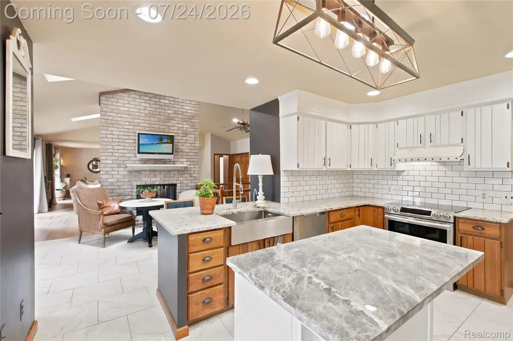 377 Ridgemont Road Addison Township MI 48370