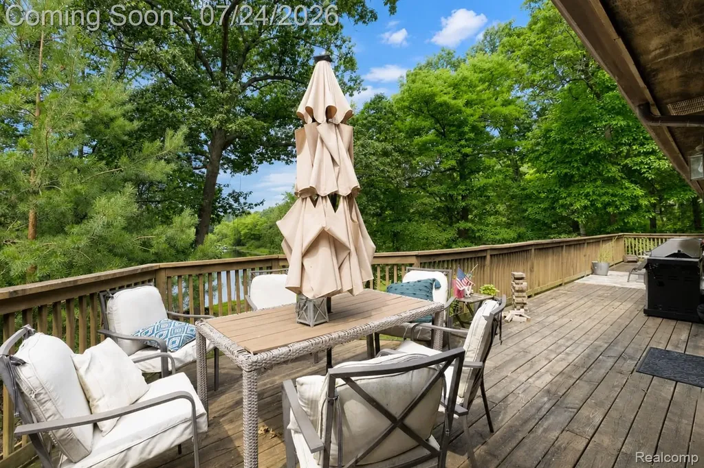 377 Ridgemont Road Addison Township MI 48370
