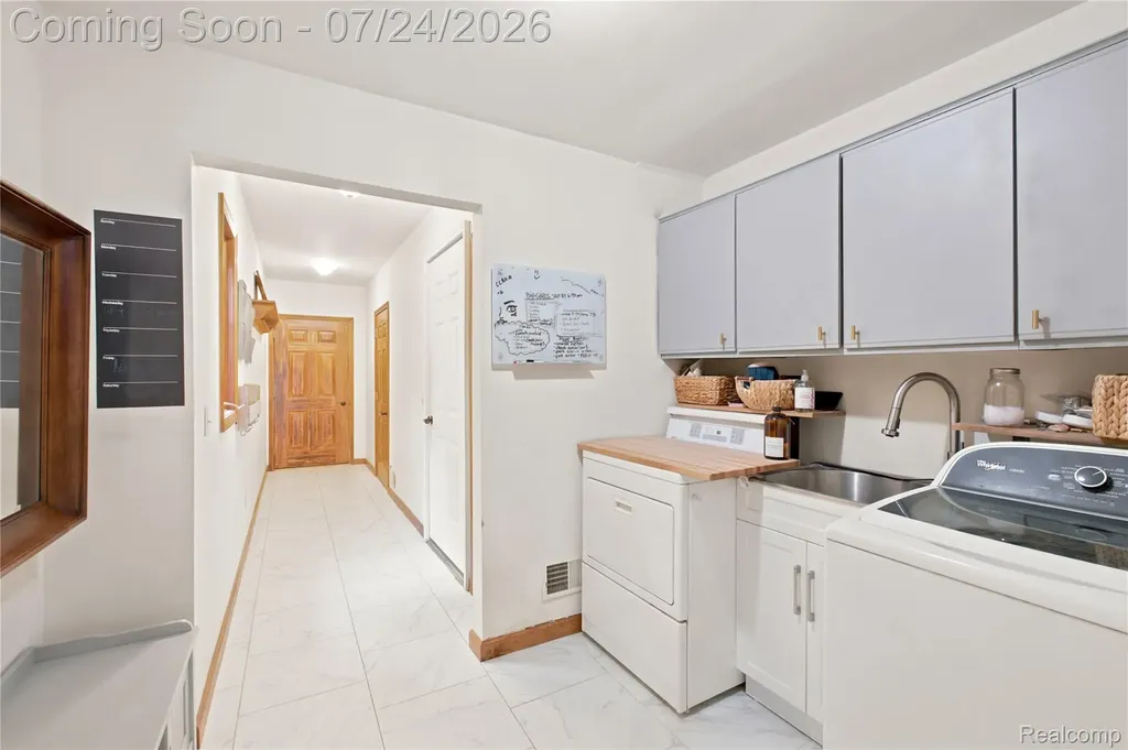377 Ridgemont Road Addison Township MI 48370