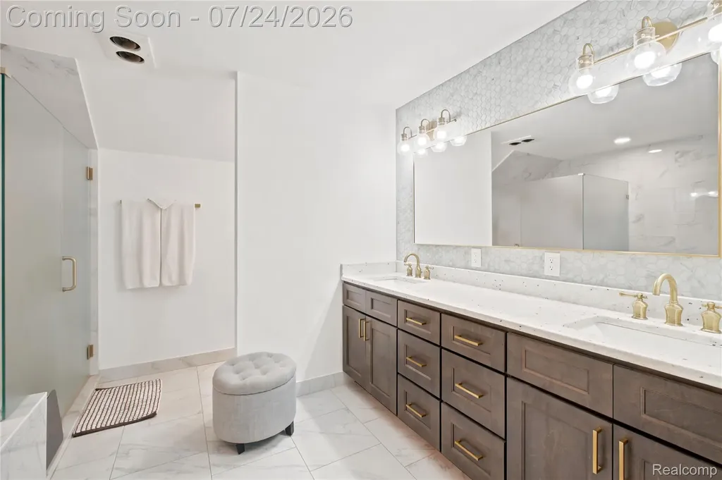 377 Ridgemont Road Addison Township MI 48370