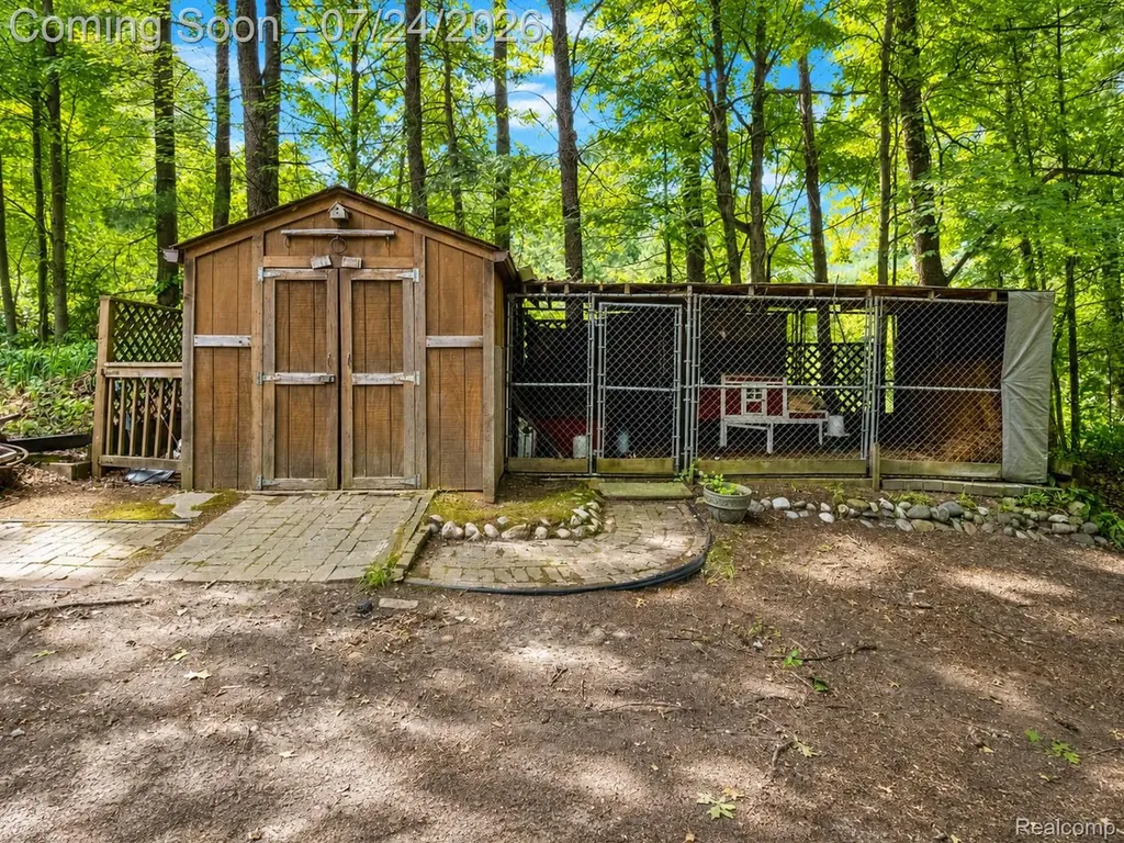 377 Ridgemont Road Addison Township MI 48370