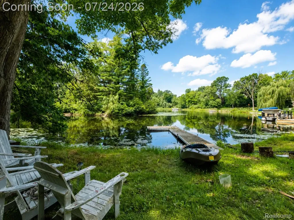 377 Ridgemont Road Addison Township MI 48370