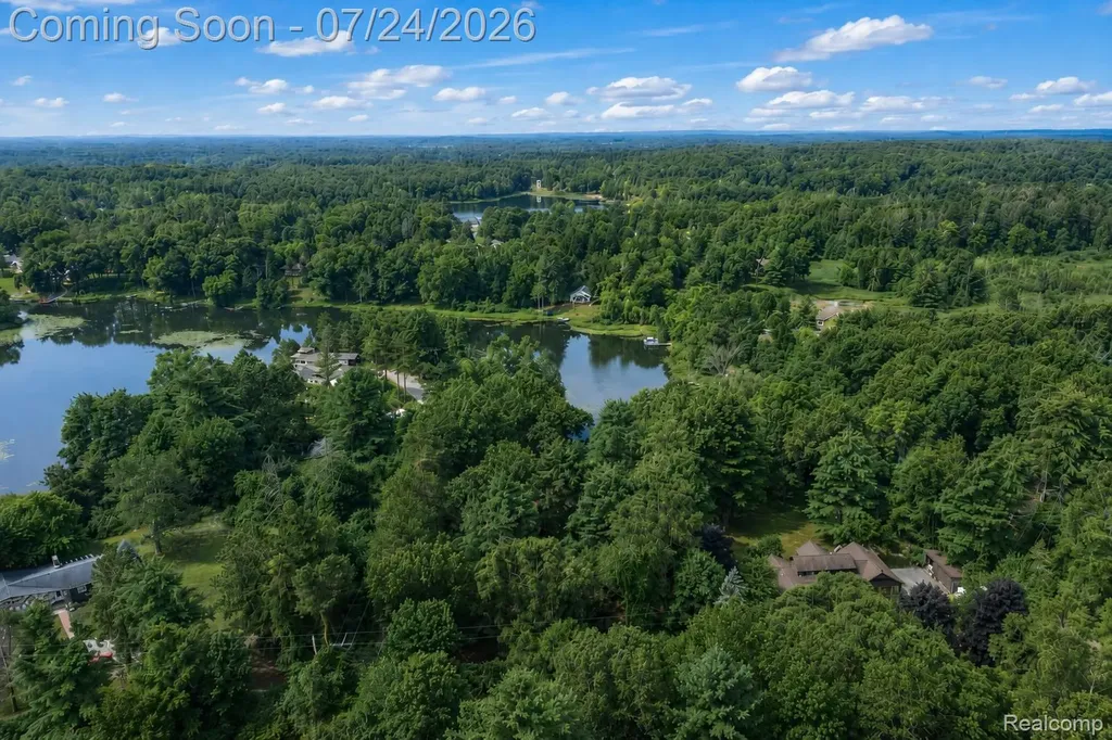 377 Ridgemont Road Addison Township MI 48370