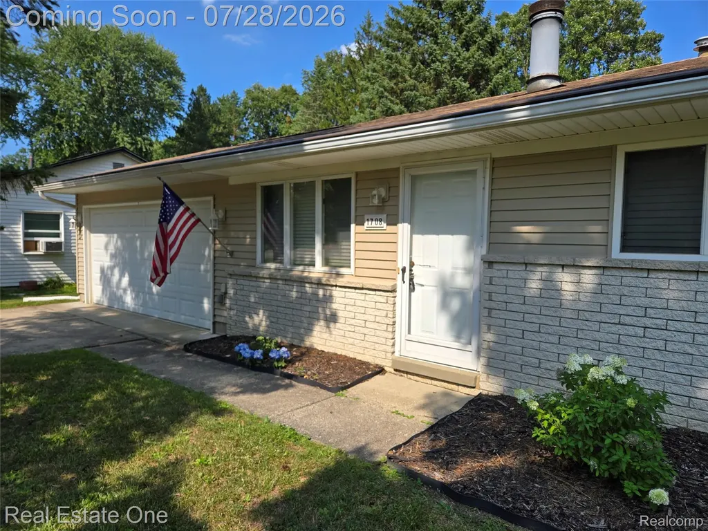 1708 Eastport Drive Troy City MI 48083