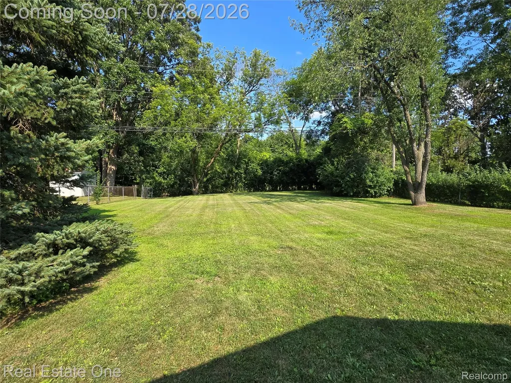 1708 Eastport Drive Troy City MI 48083