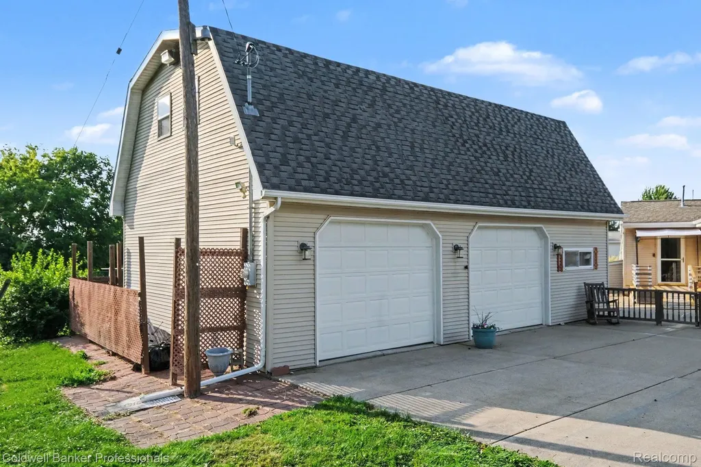 10143 N Bray Road Thetford Township MI 48420