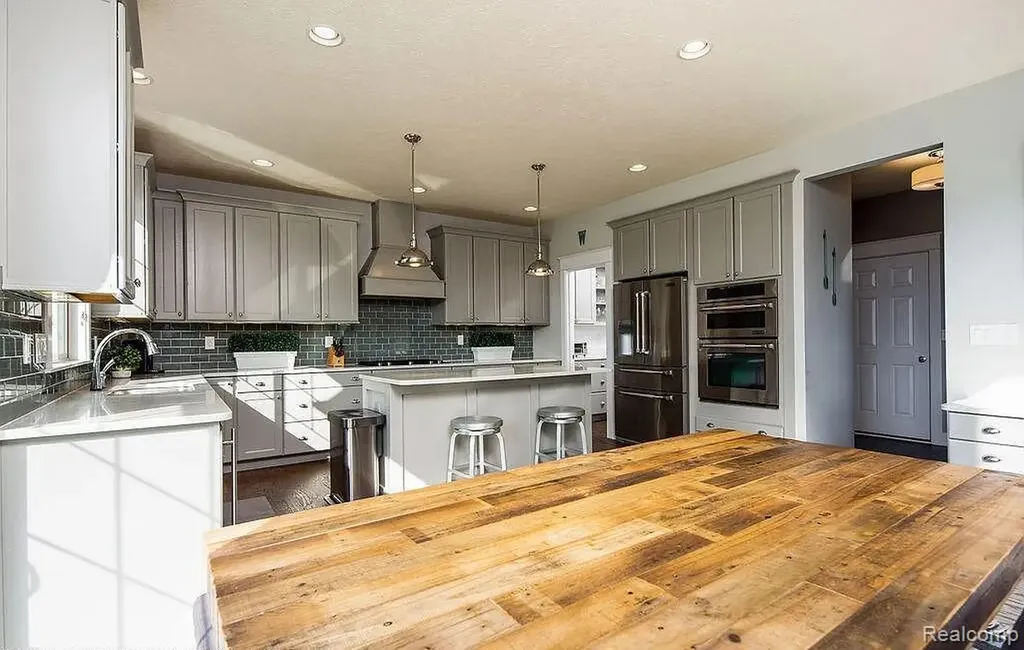 2751 Carnoustie Drive Lansing City MI 48864
