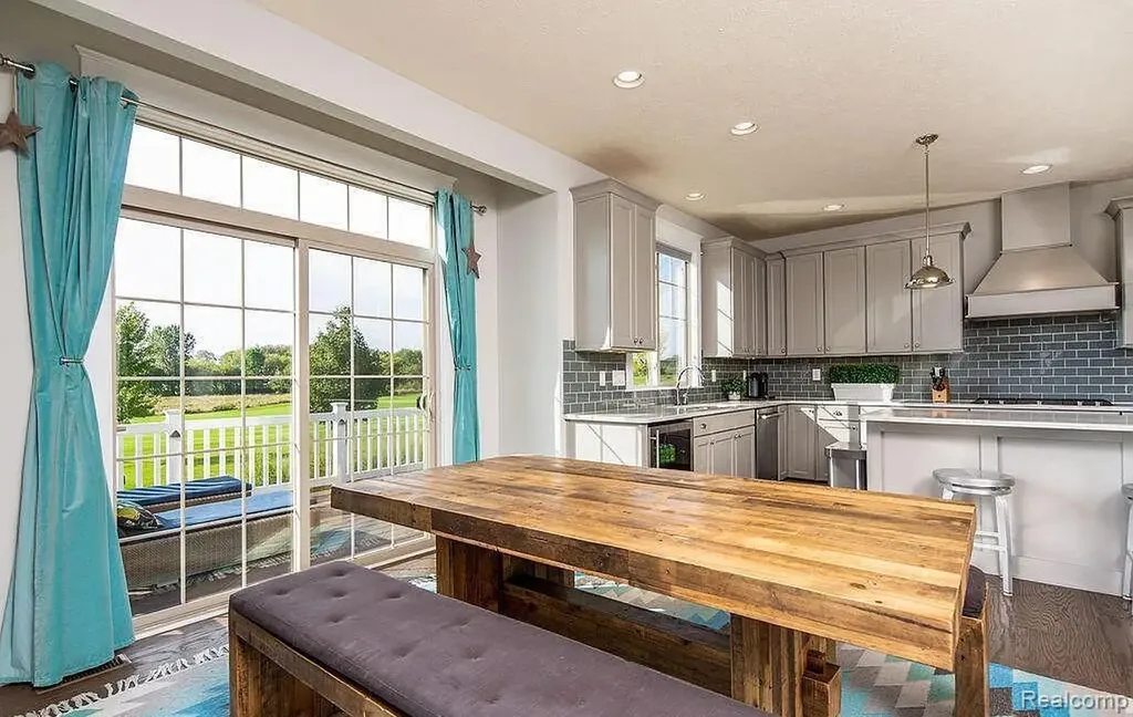 2751 Carnoustie Drive Lansing City MI 48864