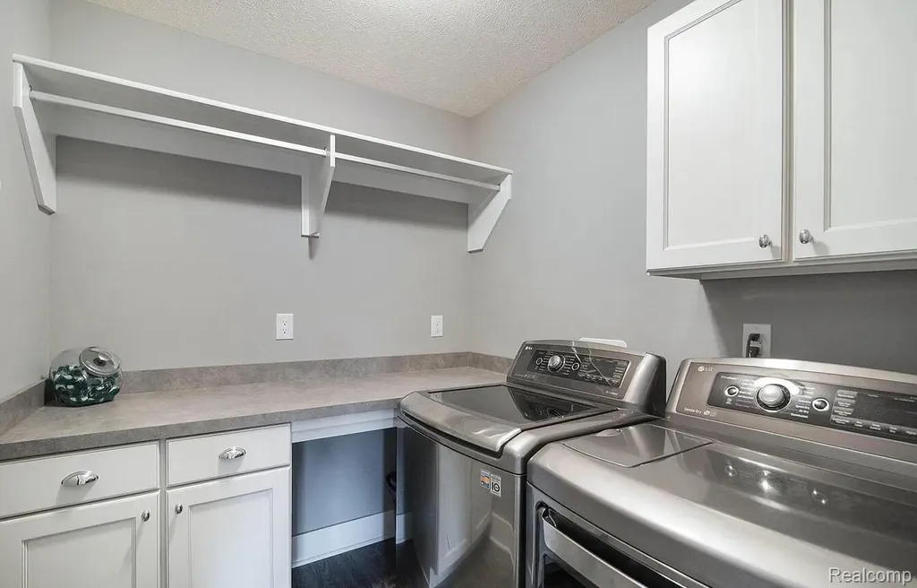 2751 Carnoustie Drive Lansing City MI 48864