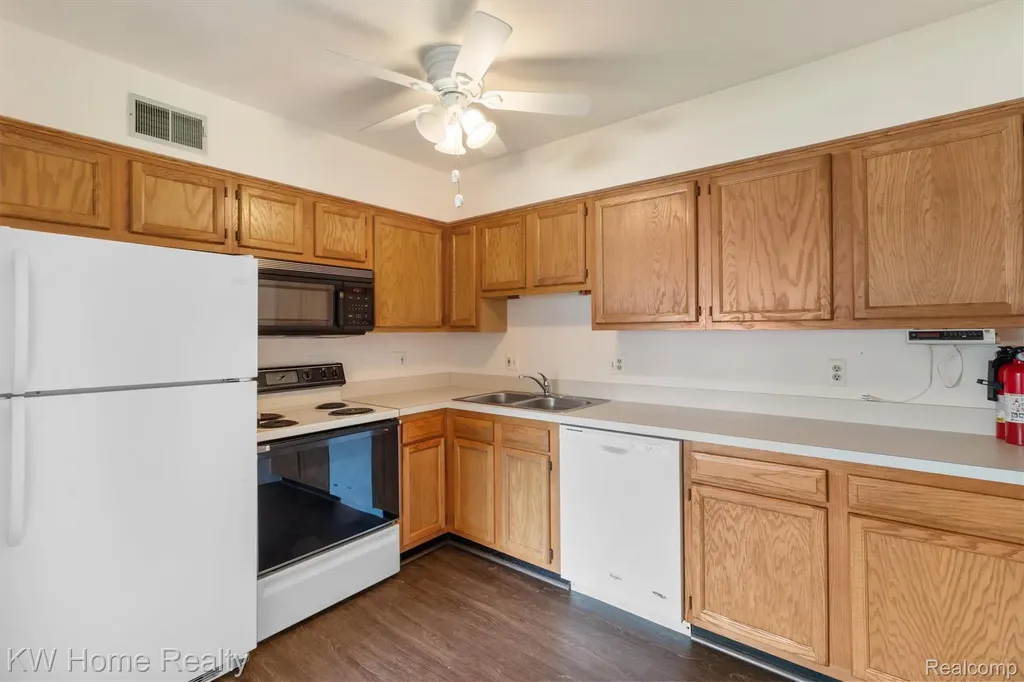16030 Holz Drive Southgate City MI 48195