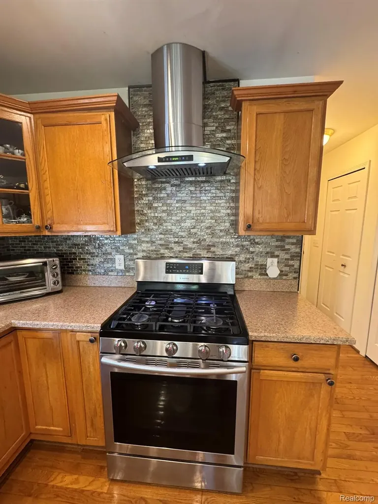 324 Cherry Lane Inkster City MI 48141