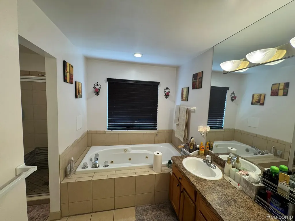 324 Cherry Lane Inkster City MI 48141