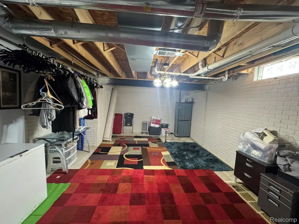 324 Cherry Lane Inkster City MI 48141