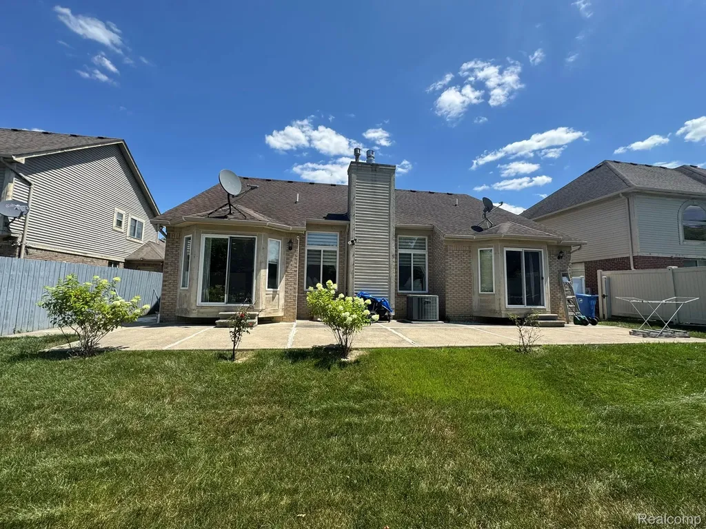 324 Cherry Lane Inkster City MI 48141