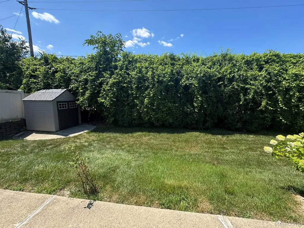 324 Cherry Lane Inkster City MI 48141