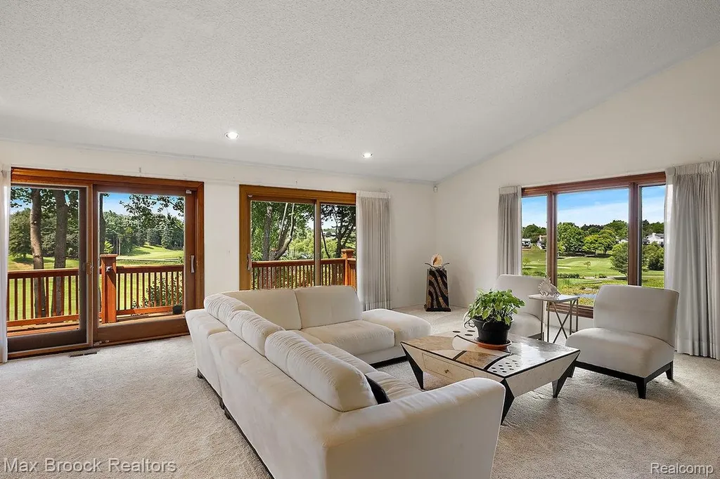 1808 Moors Court Bloomfield Hills City MI 48302