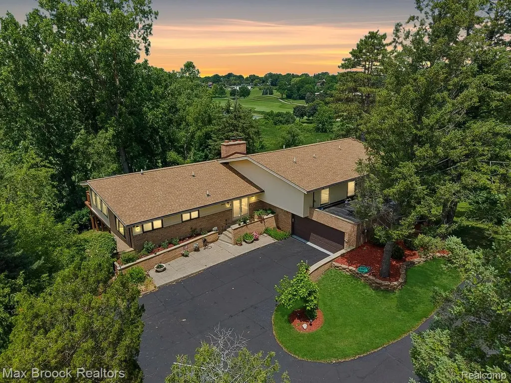 1808 Moors Court Bloomfield Hills City MI 48302