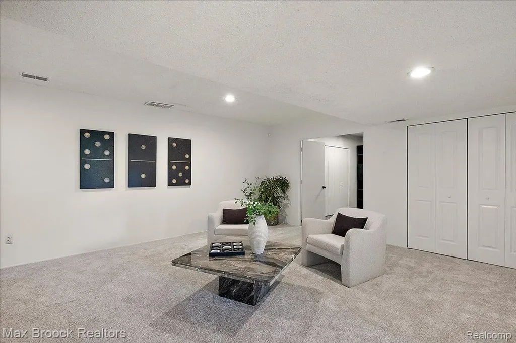 1808 Moors Court Bloomfield Hills City MI 48302
