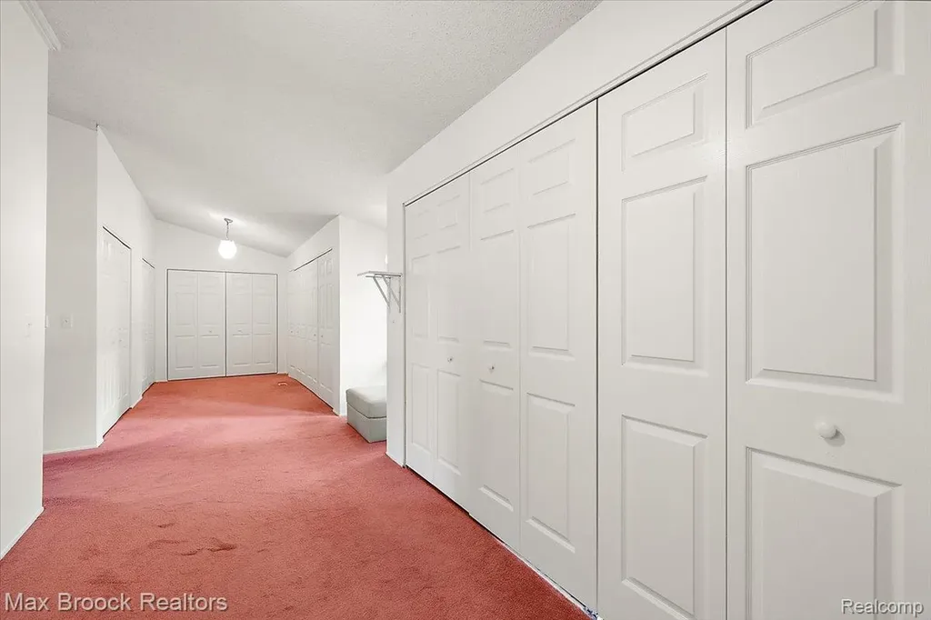 1808 Moors Court Bloomfield Hills City MI 48302