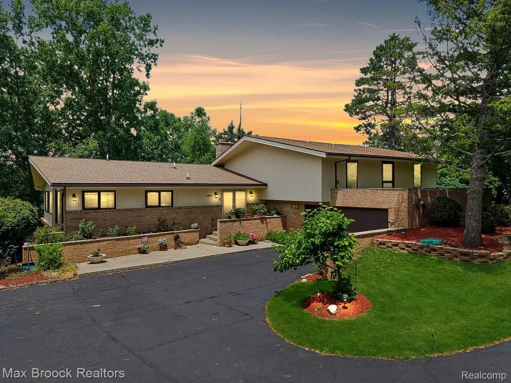 1808 Moors Court Bloomfield Hills City MI 48302