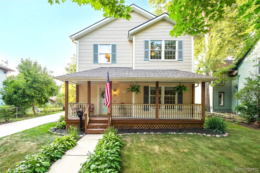 230 W Lake Street South Lyon City MI 48178