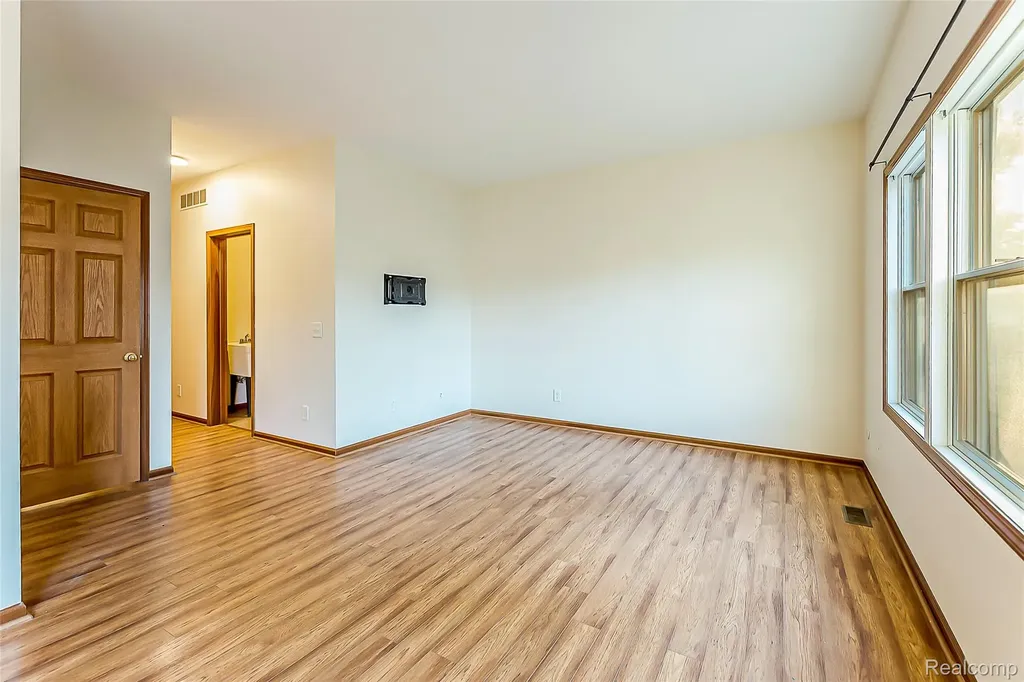 230 W Lake Street South Lyon City MI 48178