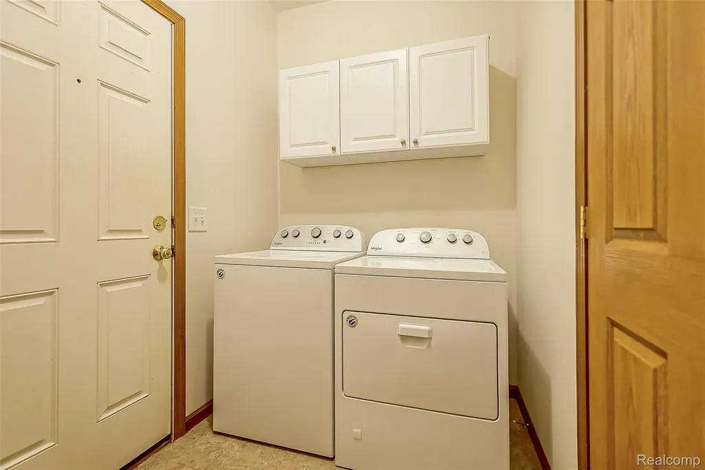 230 W Lake Street South Lyon City MI 48178