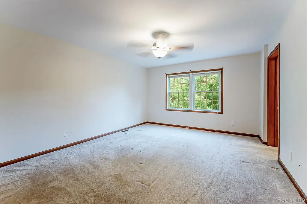 230 W Lake Street South Lyon City MI 48178