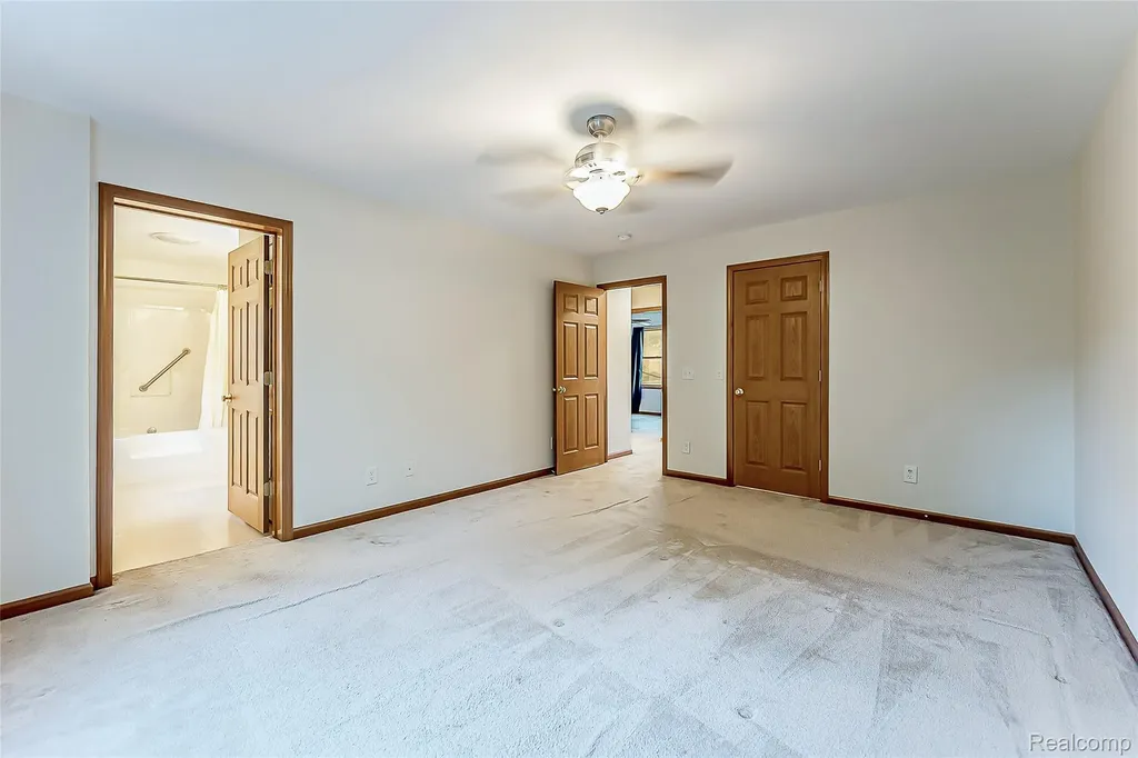 230 W Lake Street South Lyon City MI 48178
