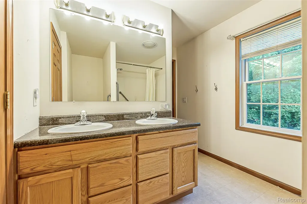 230 W Lake Street South Lyon City MI 48178