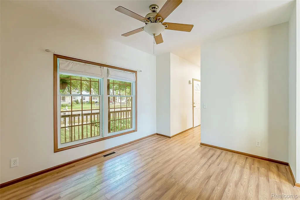 230 W Lake Street South Lyon City MI 48178