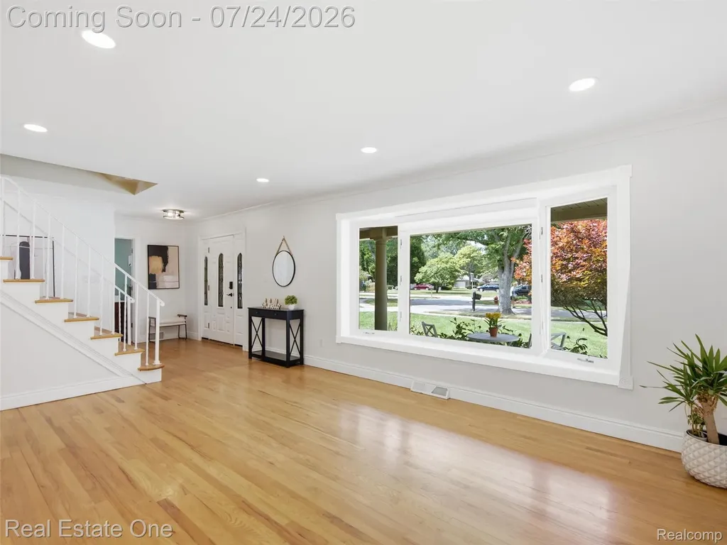 4166 Cherrywood Drive Troy City MI 48098