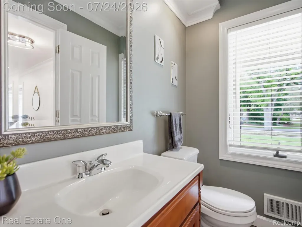 4166 Cherrywood Drive Troy City MI 48098