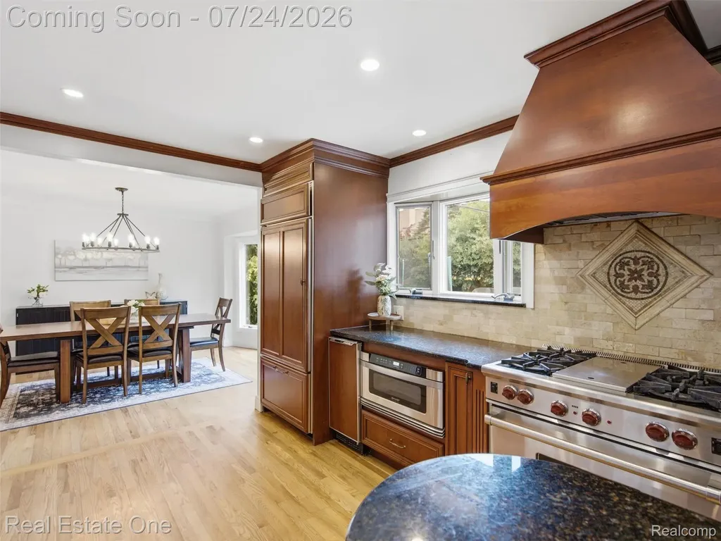 4166 Cherrywood Drive Troy City MI 48098