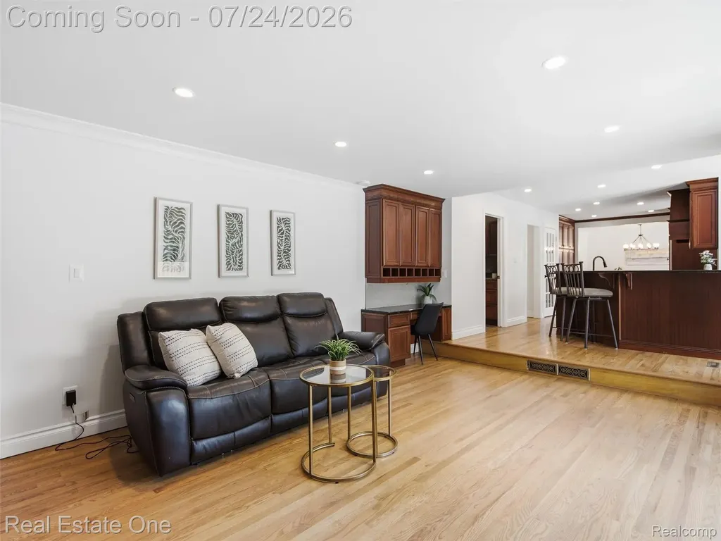 4166 Cherrywood Drive Troy City MI 48098