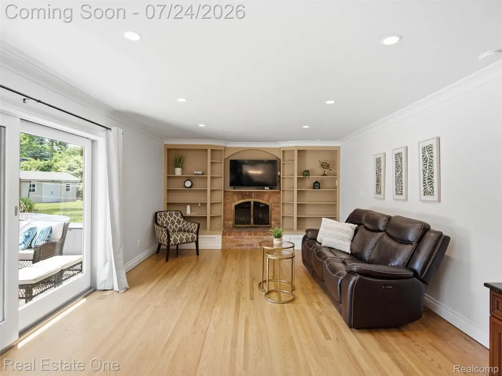 4166 Cherrywood Drive Troy City MI 48098