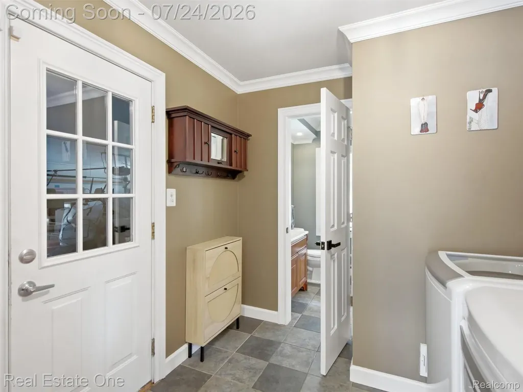 4166 Cherrywood Drive Troy City MI 48098