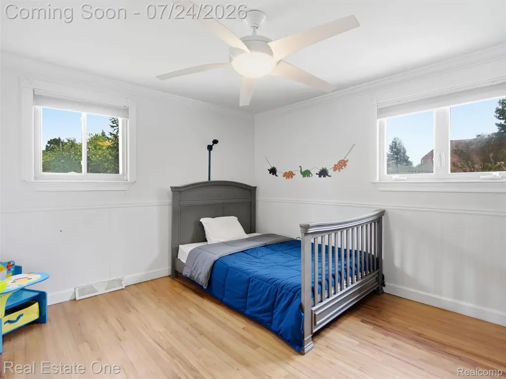 4166 Cherrywood Drive Troy City MI 48098