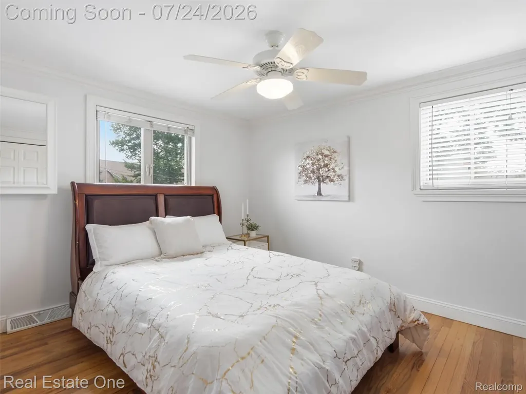4166 Cherrywood Drive Troy City MI 48098